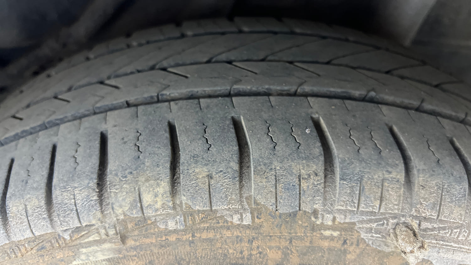 Used 2015 Honda Brio S MT Petrol Manual tyres LEFT REAR TYRE TREAD VIEW