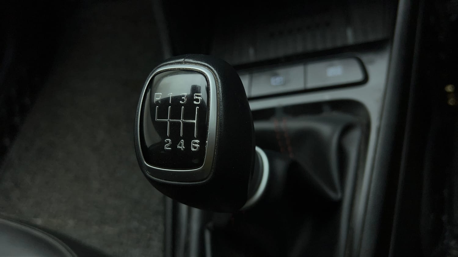 Used 2024 Hyundai Verna SX (O) 1.5 Turbo Petrol MT Petrol Manual interior GEAR  KNOB VIEW