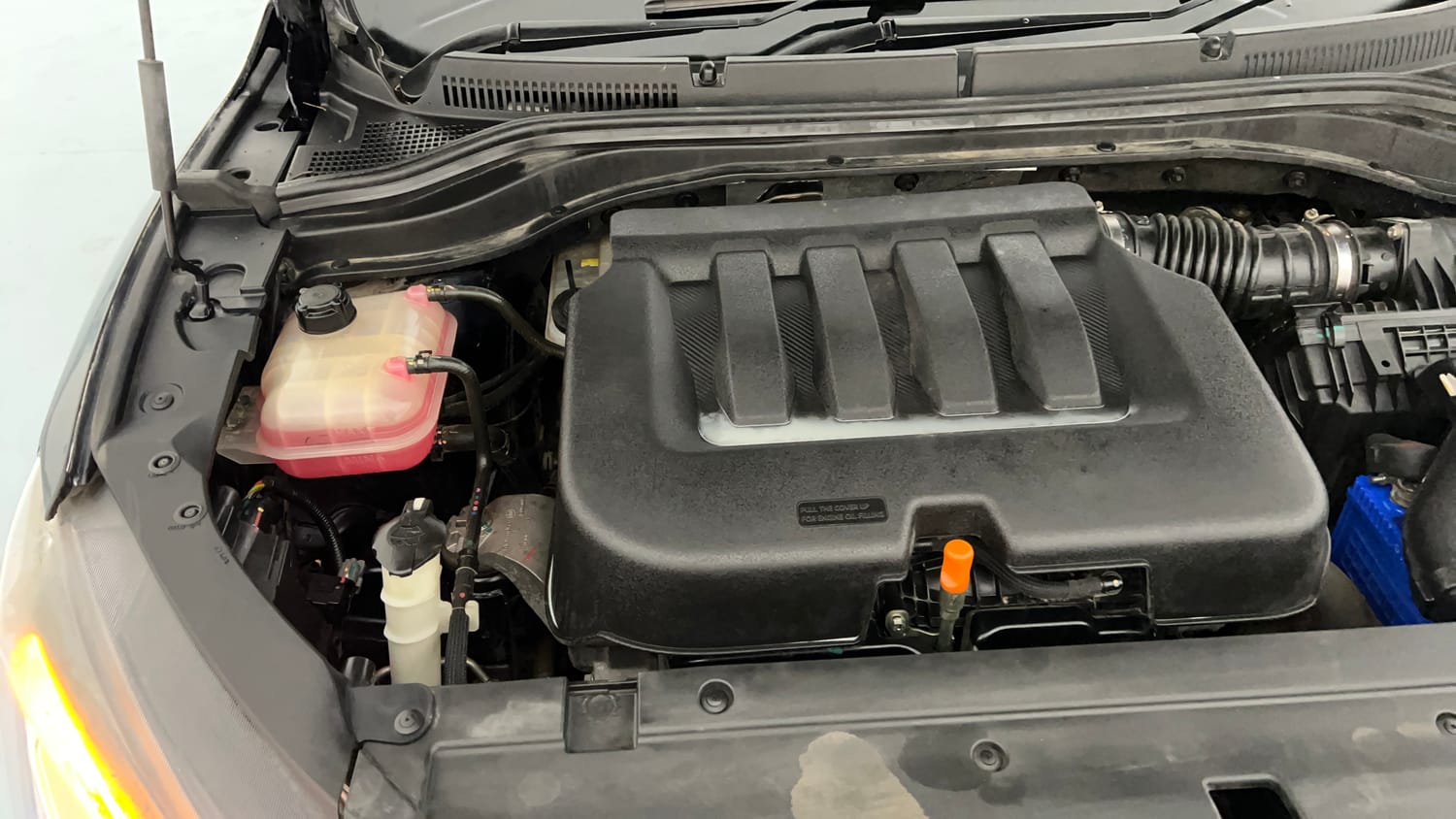 Used 2021 Mahindra XUV700 AX 7 Petrol AT Luxury Pack 7 STR Petrol Automatic engine ENGINE RIGHT SIDE VIEW