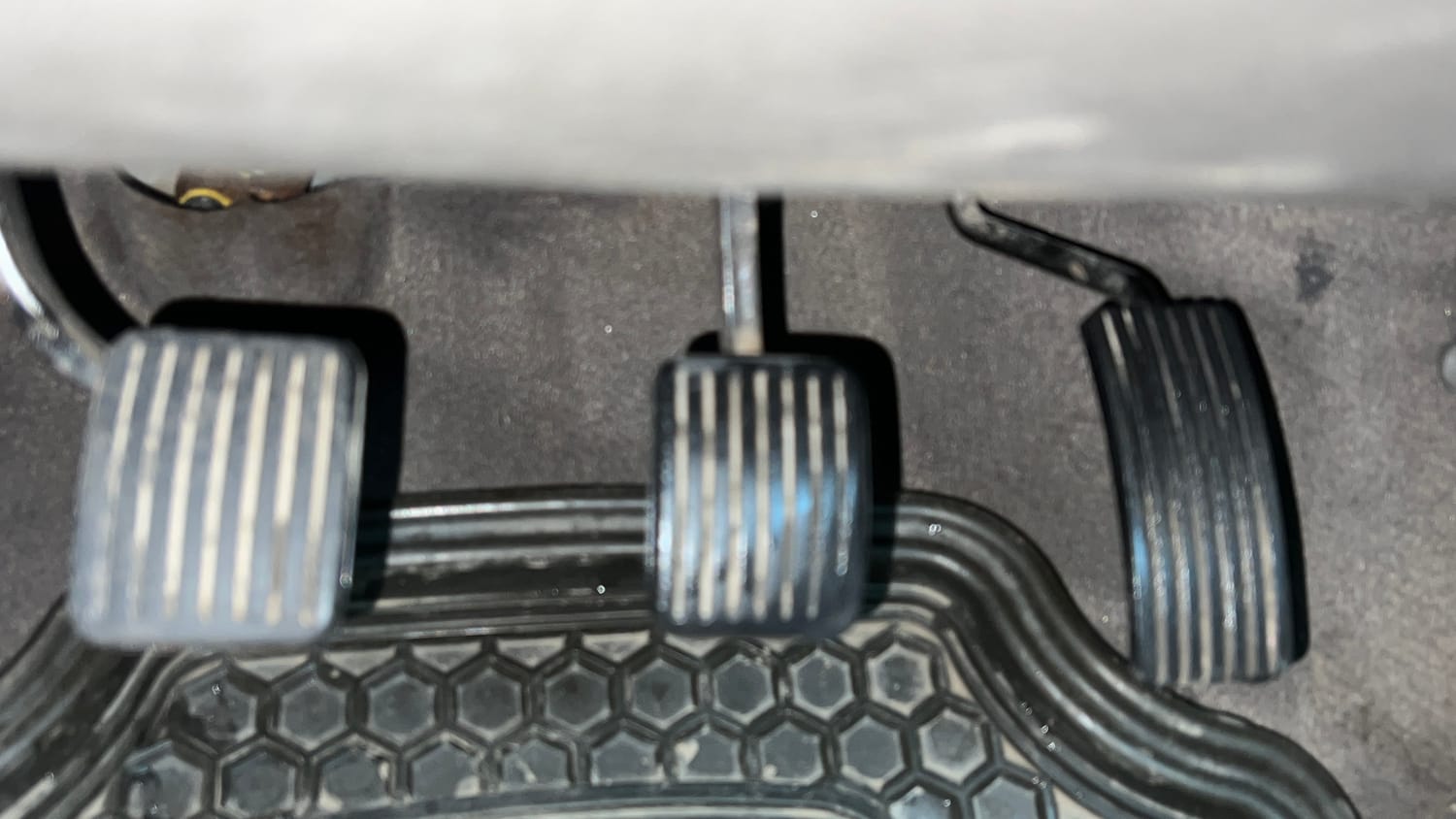 Used 2014 Hyundai i10 Sportz 1.1 iRDE2 Petrol Manual interior PEDALS VIEW