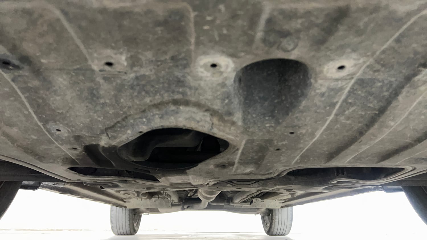Used 2023 Kia Seltos HTX 1.5 Petrol Manual extra FRONT LEFT UNDERBODY VIEW