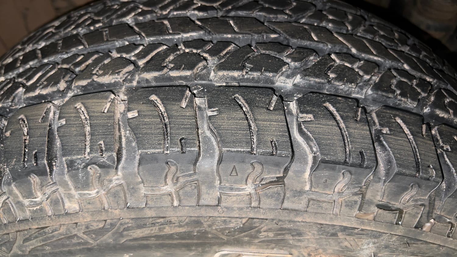 Used 2021 mahindra Thar LX Hard Top Petrol AT 4WD Petrol Automatic tyres RIGHT FRONT TYRE TREAD VIEW