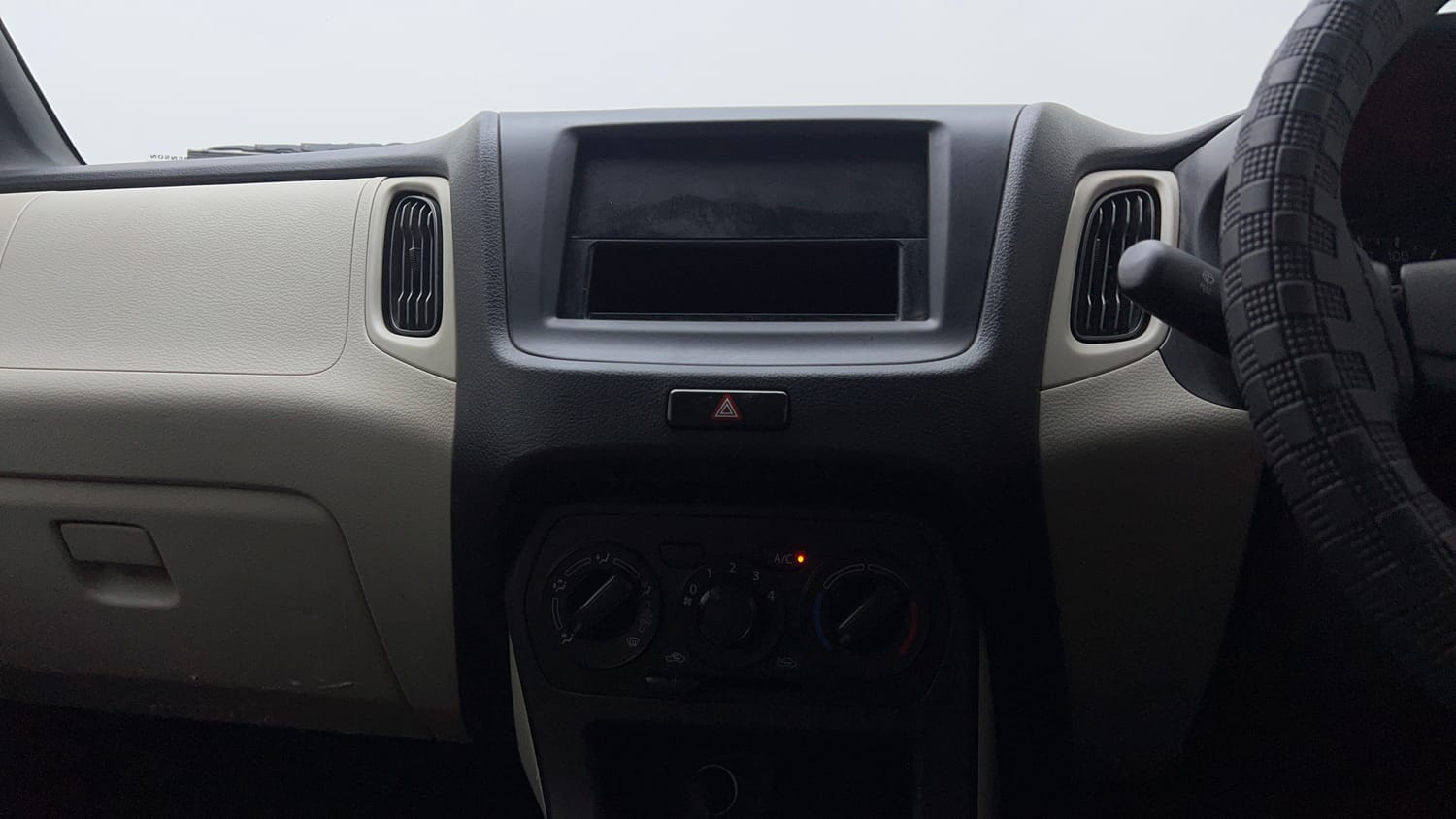 Used 2020 Maruti Suzuki Wagon R LXi 1.0 CNG Cng Manual interior MUSIC SYSTEM & AC CONTROL VIEW