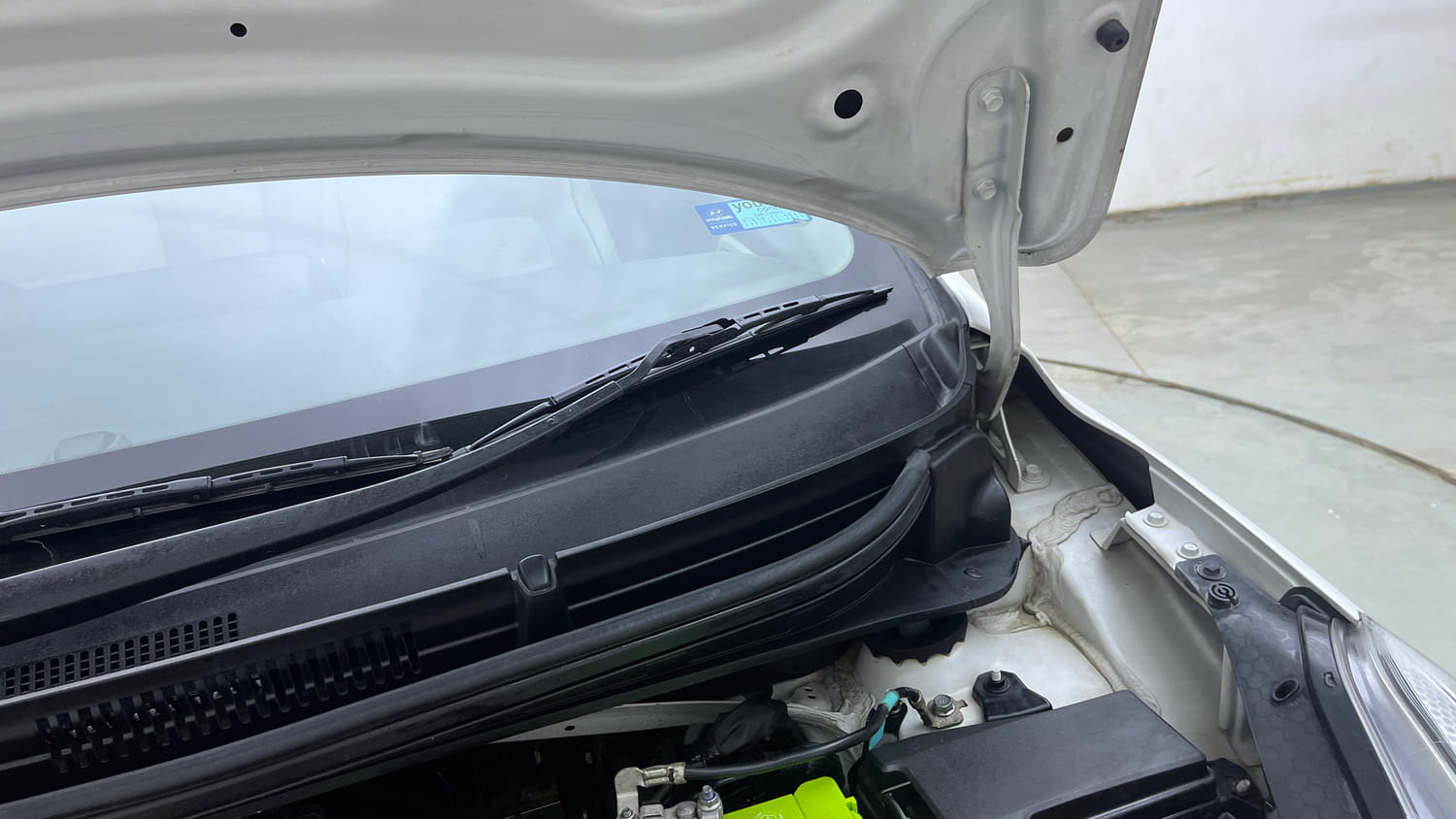 Used 2024 Hyundai Aura SX 1.2 (O) Petrol Petrol Manual engine ENGINE LEFT SIDE HINGE & APRON VIEW