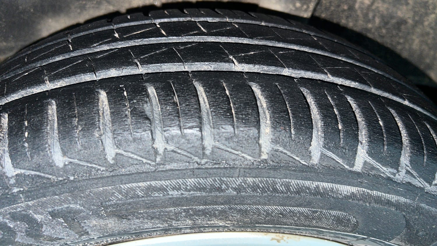Used 2021 Renault Kwid RXL 1.0 MT Petrol Manual tyres LEFT REAR TYRE TREAD VIEW
