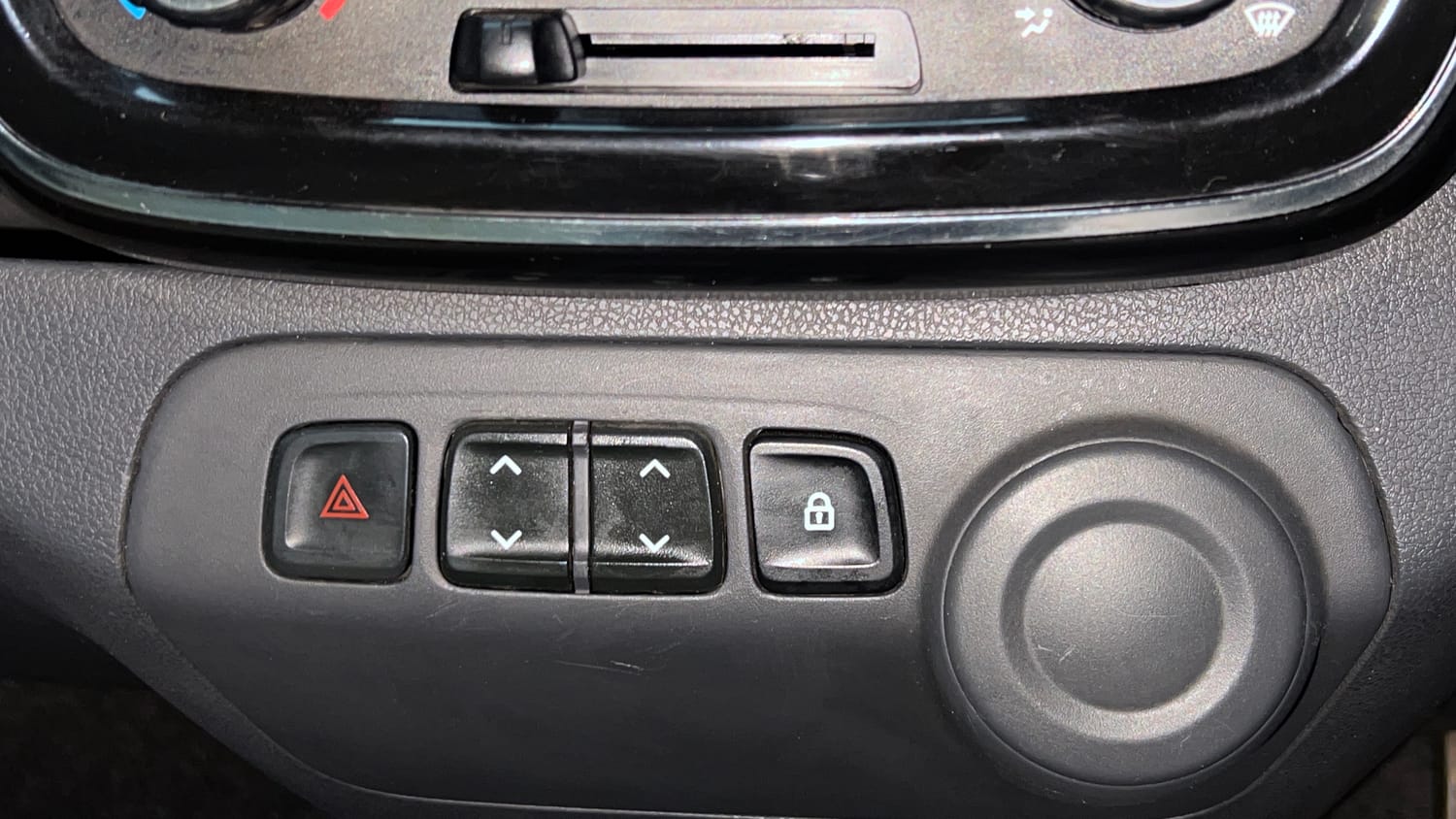 Used 2016 Renault Kwid RXT Petrol Manual top_features Power windows