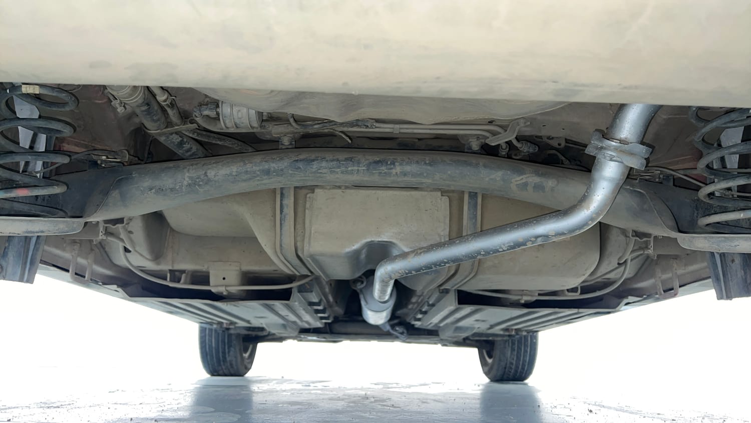 Used 2022 Maruti Suzuki Vitara Brezza [2020-2022] ZXI Plus Dual Tone Petrol Manual extra REAR UNDERBODY VIEW (TAKEN FROM REAR)