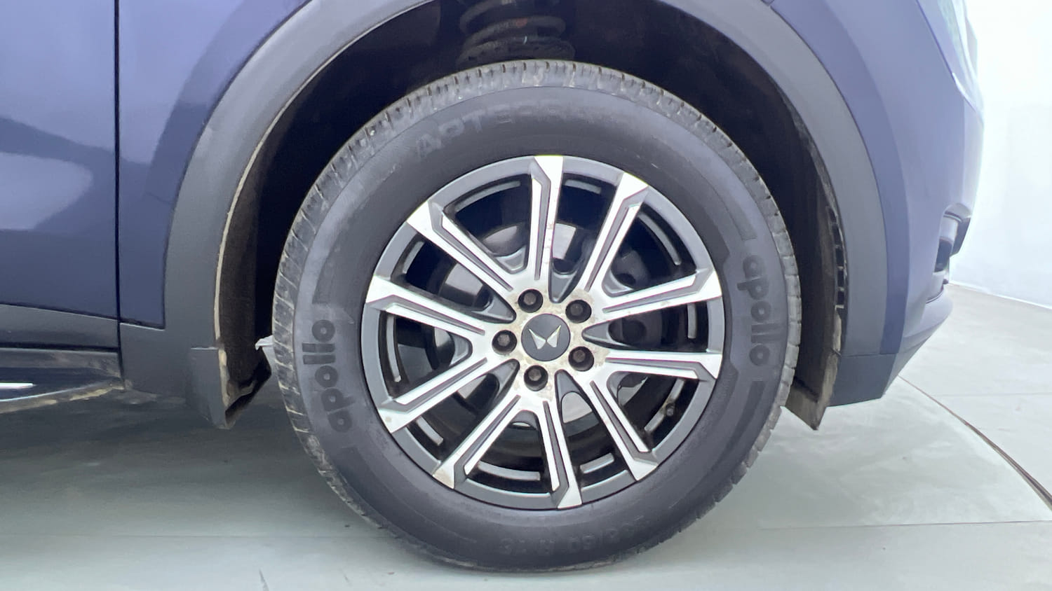 Used 2023 Mahindra XUV700 AX 7 Petrol MT 7 STR Petrol Manual tyres RIGHT FRONT TYRE RIM VIEW
