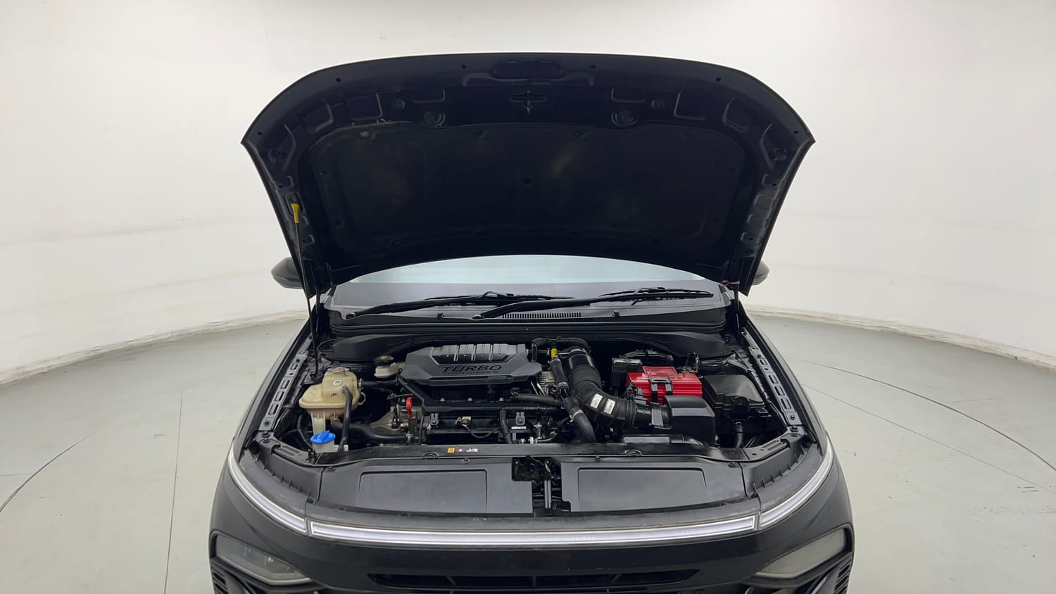 Used 2024 Hyundai Verna SX (O) 1.5 Turbo Petrol MT Petrol Manual engine ENGINE & BONNET OPEN FRONT VIEW