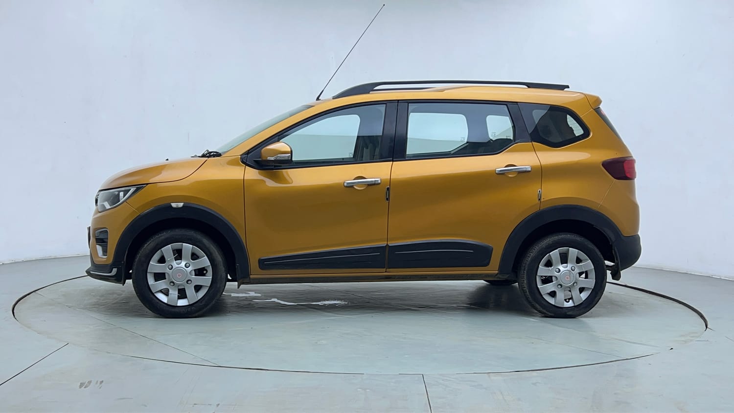 Used 2020 Renault Triber RXZ EASY-R AMT Petrol Automatic exterior LEFT SIDE VIEW