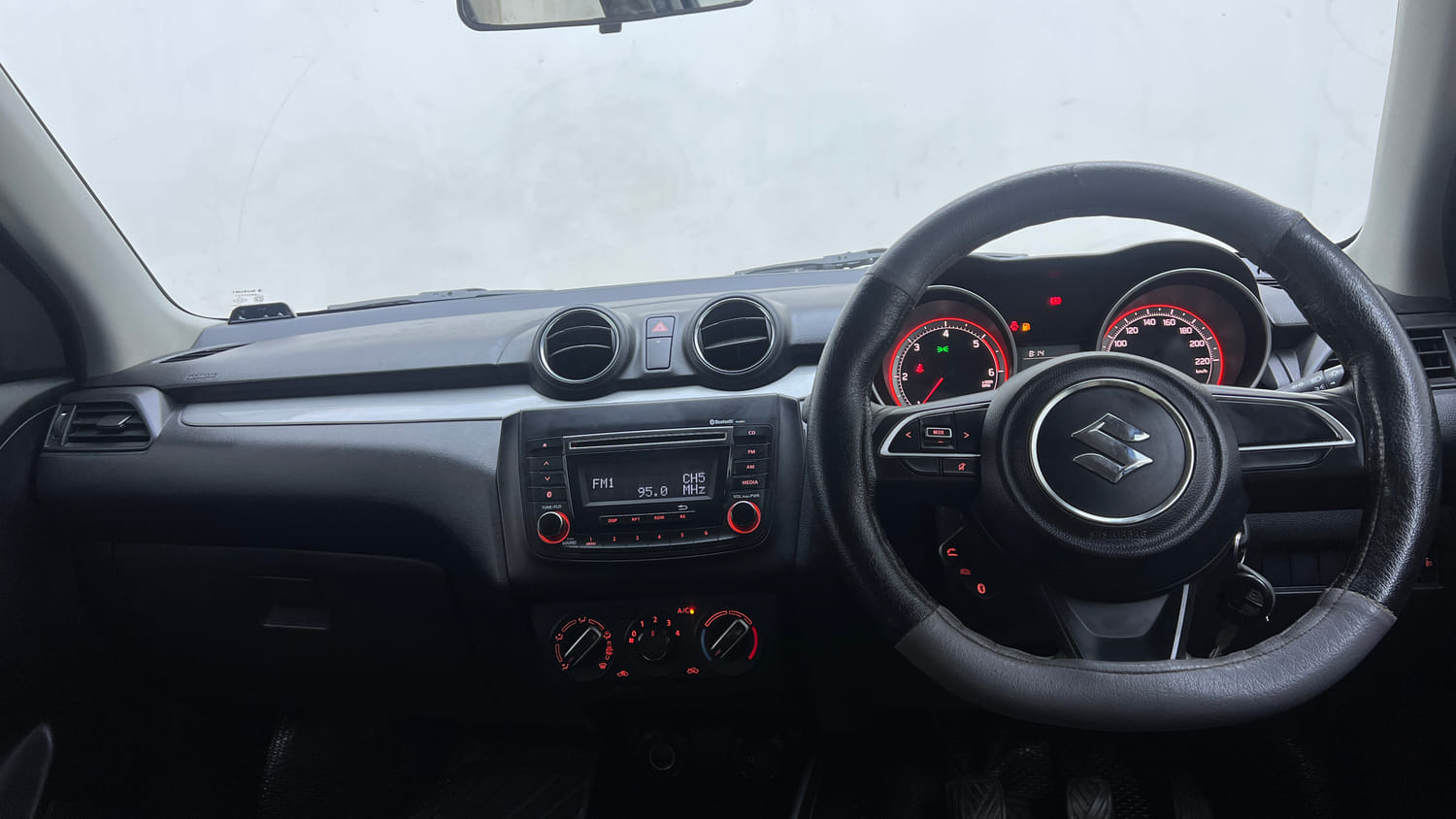 Used 2019 Maruti Suzuki Swift VDi Diesel Manual interior DASHBOARD VIEW