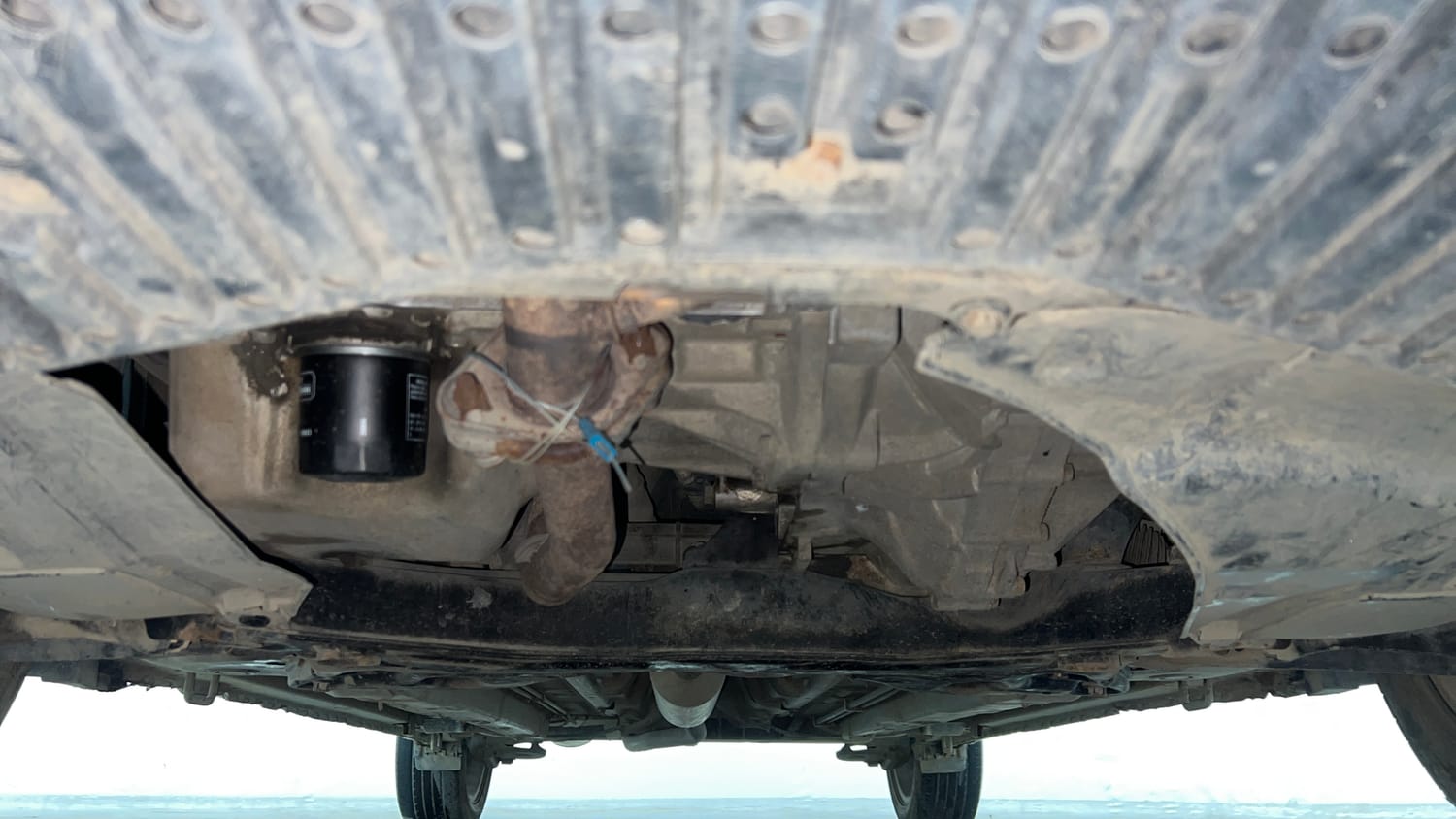 Used 2015 Maruti Suzuki Ciaz ZXI+ Petrol Manual extra FRONT LEFT UNDERBODY VIEW