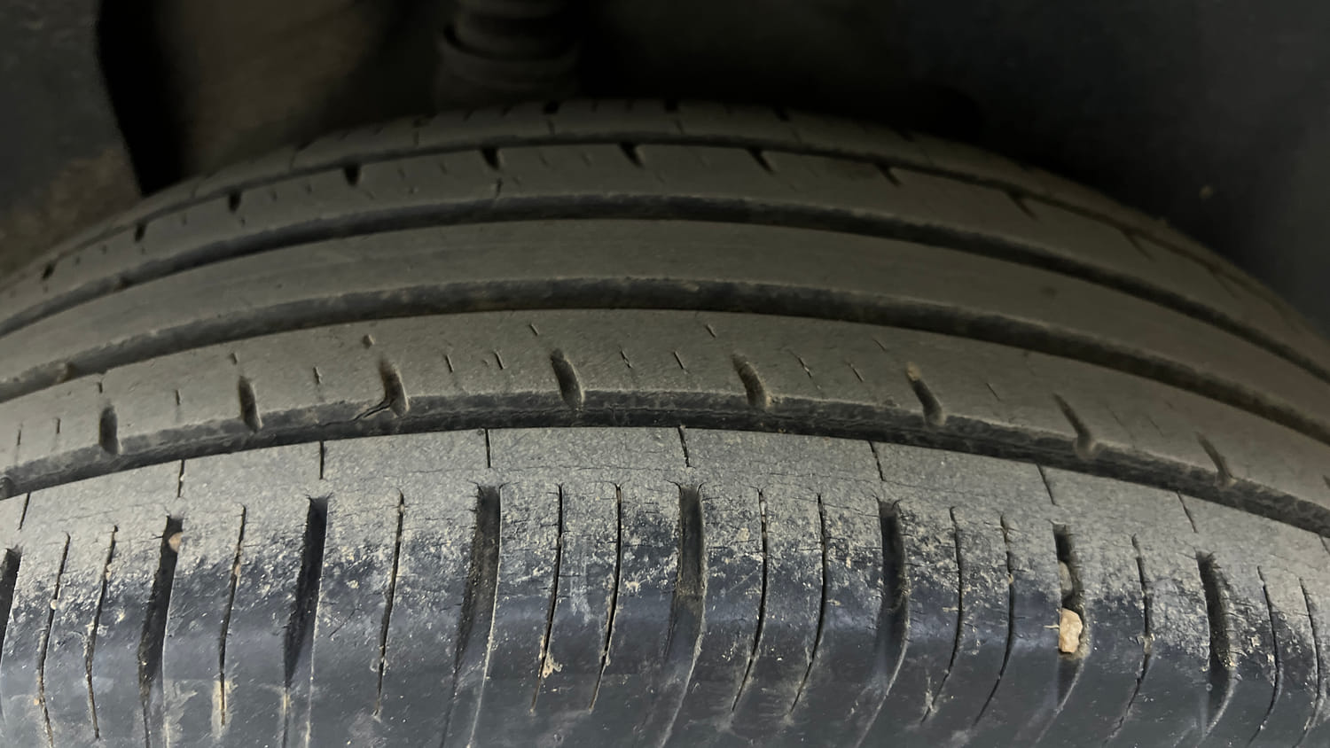 Used 2021 Tata Harrier XE Diesel Manual tyres LEFT REAR TYRE TREAD VIEW