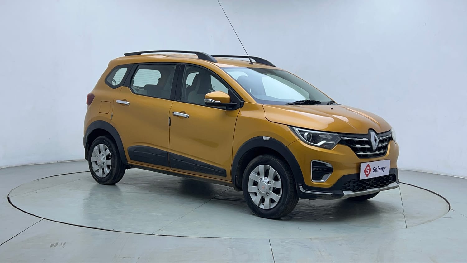 Used 2020 Renault Triber RXZ EASY-R AMT Petrol Automatic exterior RIGHT FRONT CORNER VIEW