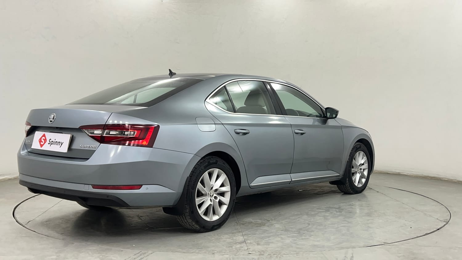 Used 2019 Skoda Superb L&K TDI AT Diesel Automatic exterior RIGHT REAR CORNER VIEW