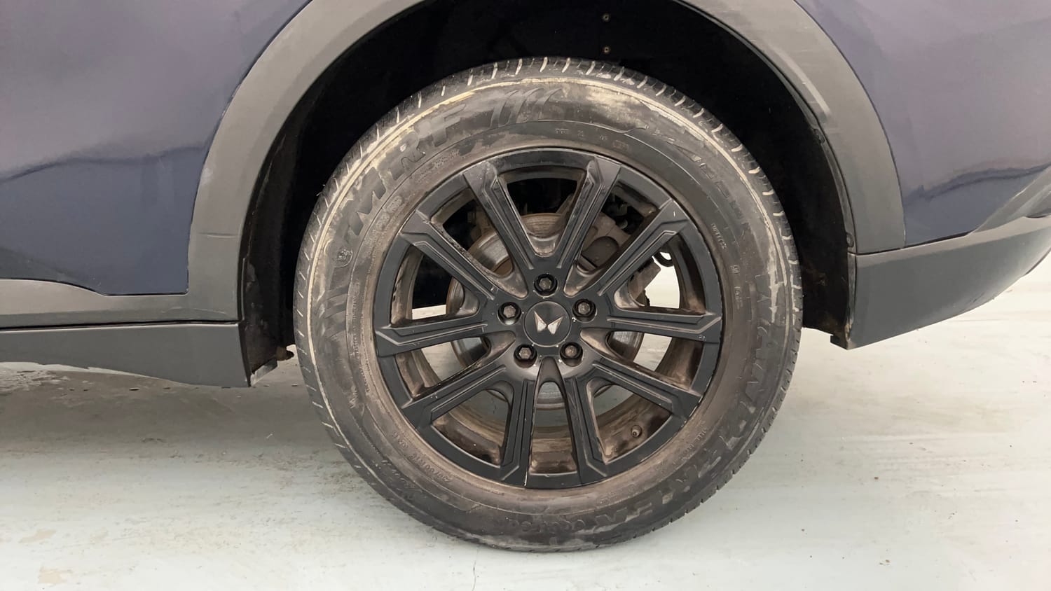 Used 2021 Mahindra XUV700 AX 7 Petrol AT Luxury Pack 7 STR Petrol Automatic tyres LEFT REAR TYRE RIM VIEW