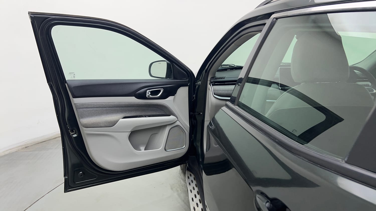 Used 2021 Jeep Compass Longitude (O) 1.4 Petrol DCT Petrol Automatic interior LEFT FRONT DOOR OPEN VIEW