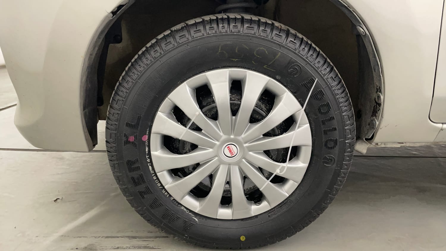 Used 2017 Maruti Suzuki Alto 800 LXi Petrol Manual tyres LEFT FRONT TYRE RIM VIEW