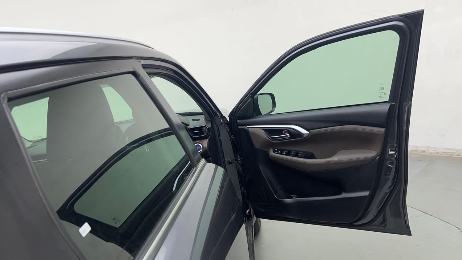 Used 2025 Toyota Urban Cruiser Hyryder V Hybrid Hybrid Automatic interior RIGHT FRONT DOOR OPEN VIEW