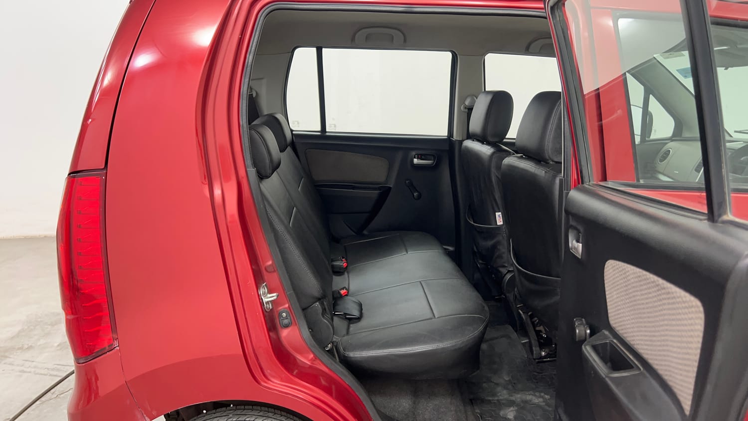 Used 2014 Maruti Suzuki Wagon R LXI CNG Cng Manual interior RIGHT SIDE REAR DOOR CABIN VIEW