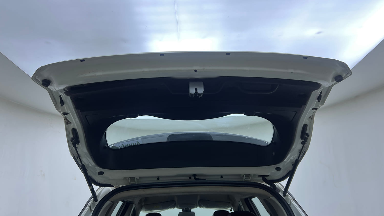 Used 2021 Tata Harrier XE Diesel Manual interior DICKY DOOR OPEN VIEW