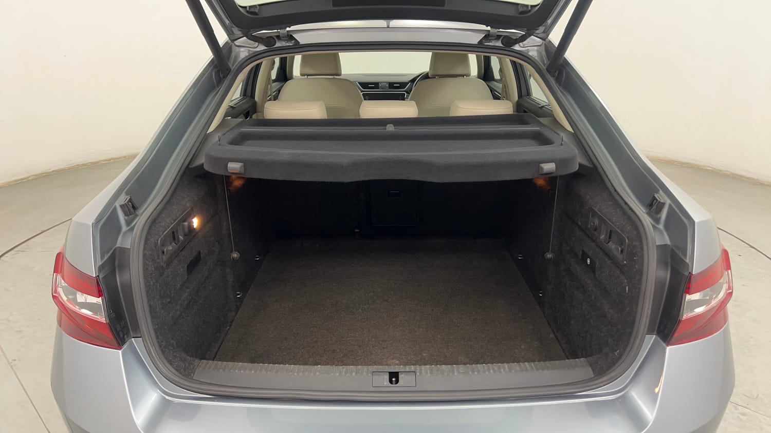 Used 2019 Skoda Superb L&K TDI AT Diesel Automatic interior DICKY INSIDE VIEW