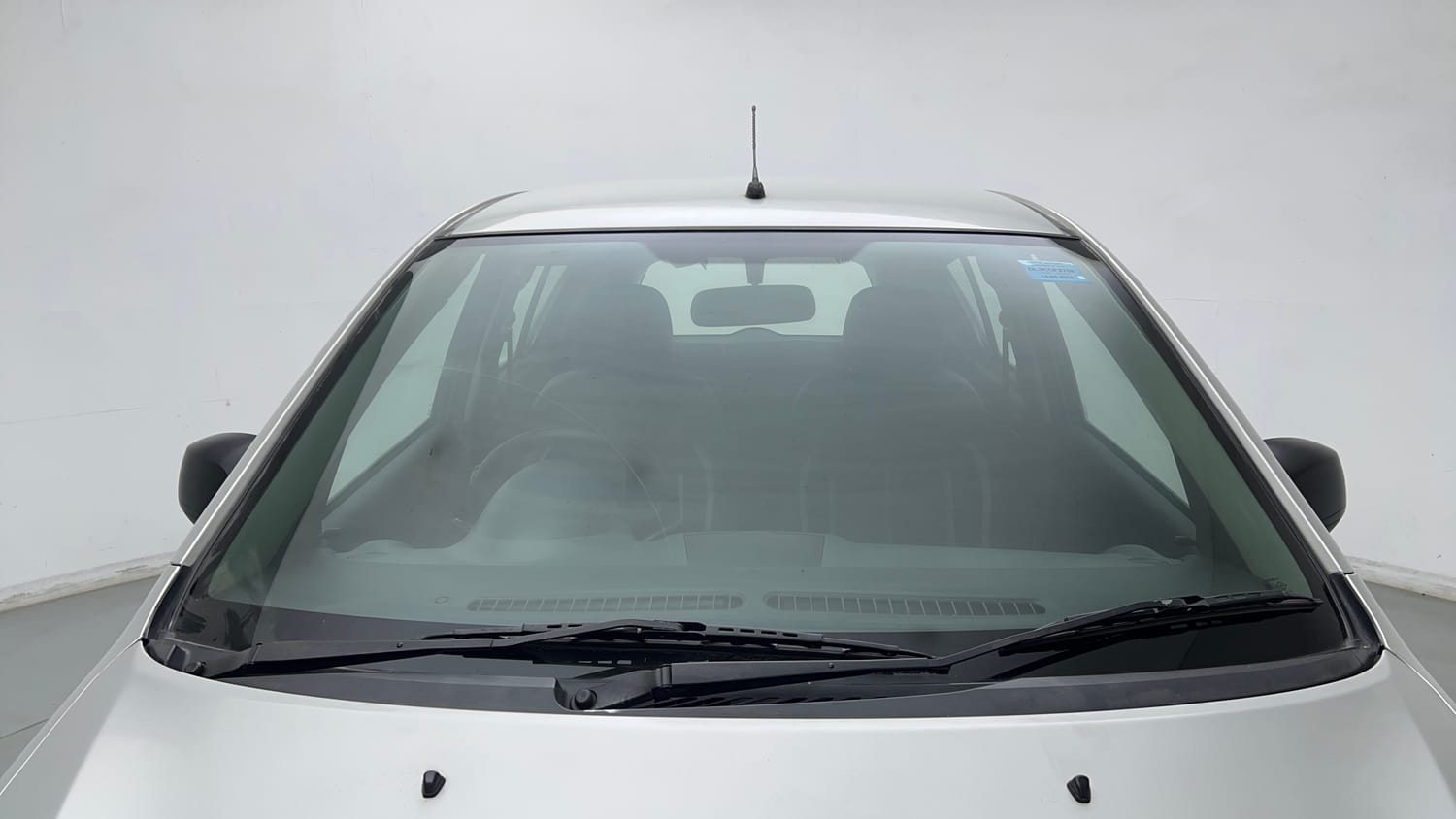 Used 2015 Maruti Suzuki Ritz Lxi BS-IV Petrol Manual exterior FRONT WINDSHIELD VIEW