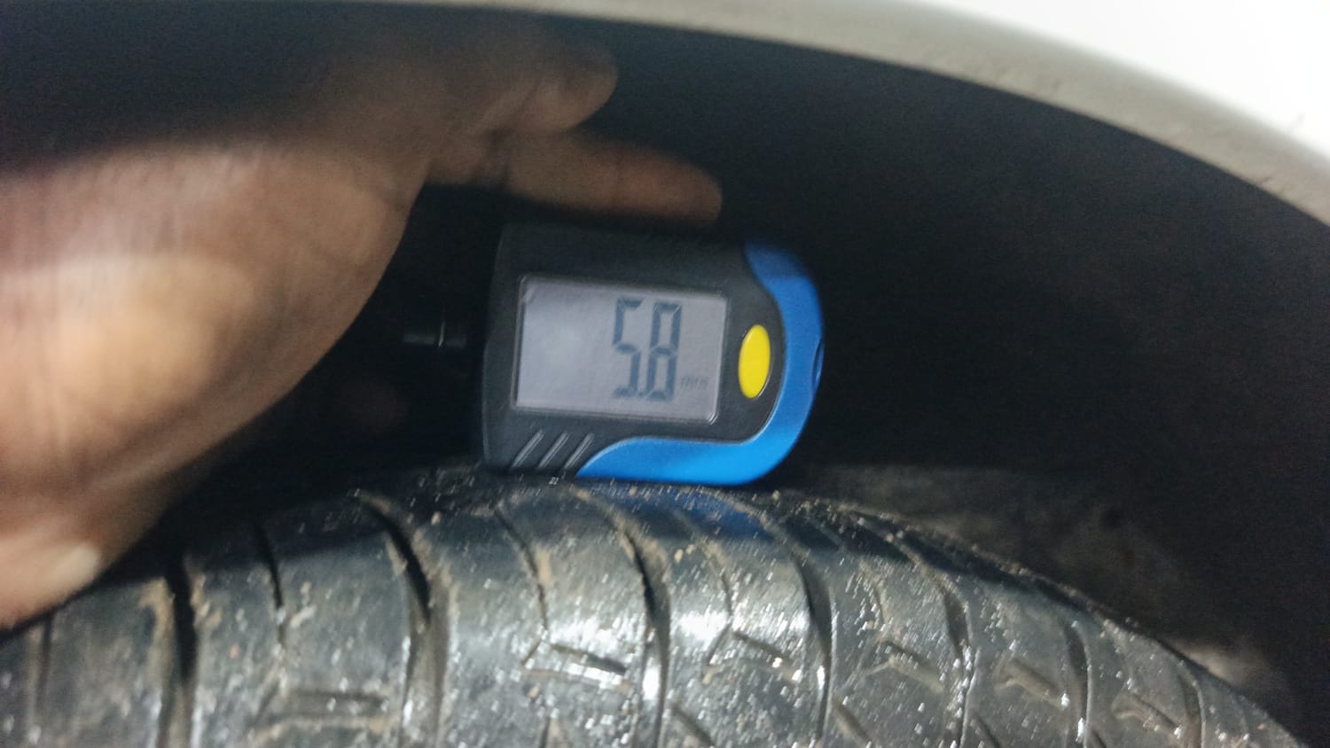 Used 2013 Honda Amaze 1.2 VX AT i-VTEC Petrol Automatic tyres RIGHT REAR TYRE TREAD VIEW