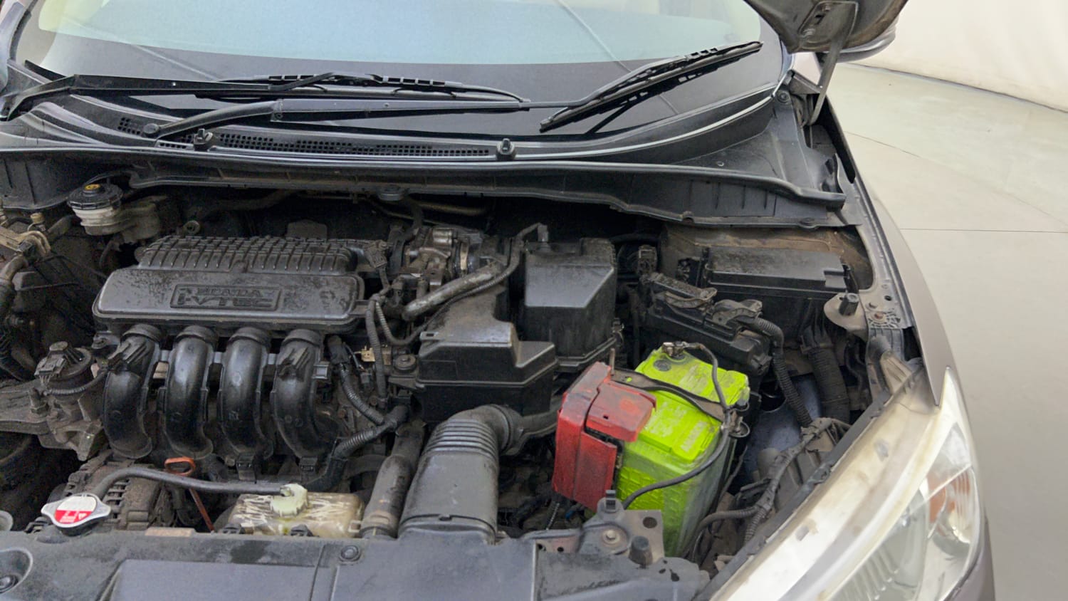Used 2015 Honda City VX CVT Petrol Automatic engine ENGINE LEFT SIDE HINGE & APRON VIEW