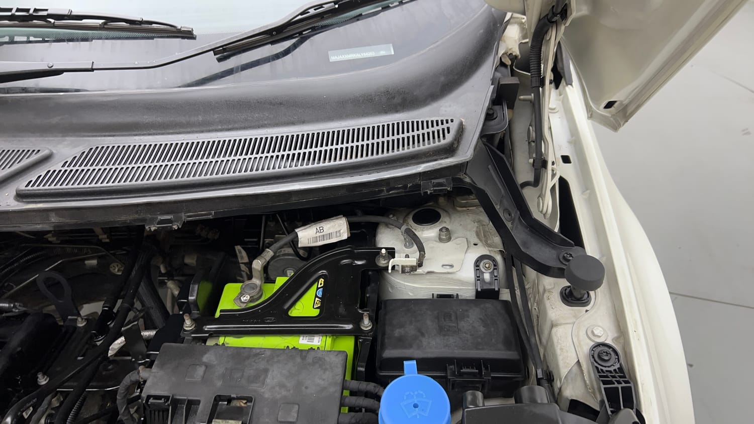 Used 2021 Ford EcoSport Thunder Edition Petrol Petrol Manual engine ENGINE LEFT SIDE HINGE & APRON VIEW