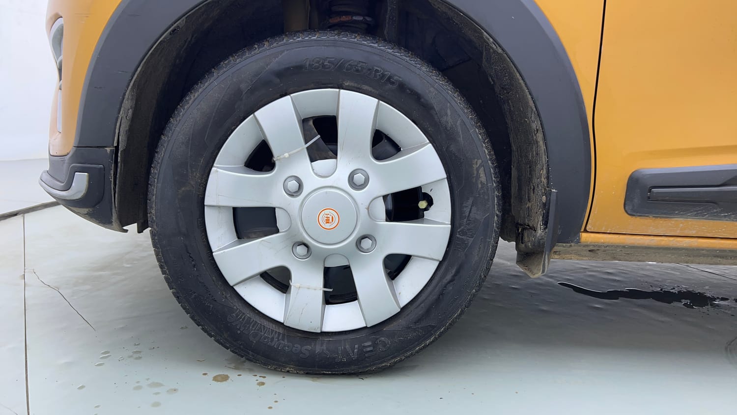 Used 2020 Renault Triber RXZ EASY-R AMT Petrol Automatic tyres LEFT FRONT TYRE RIM VIEW