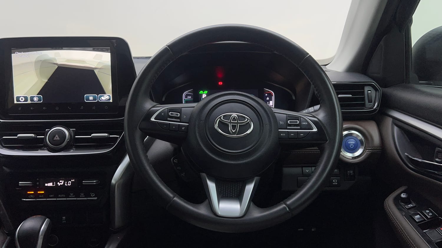 Used 2025 Toyota Urban Cruiser Hyryder V Hybrid Hybrid Automatic interior STEERING VIEW