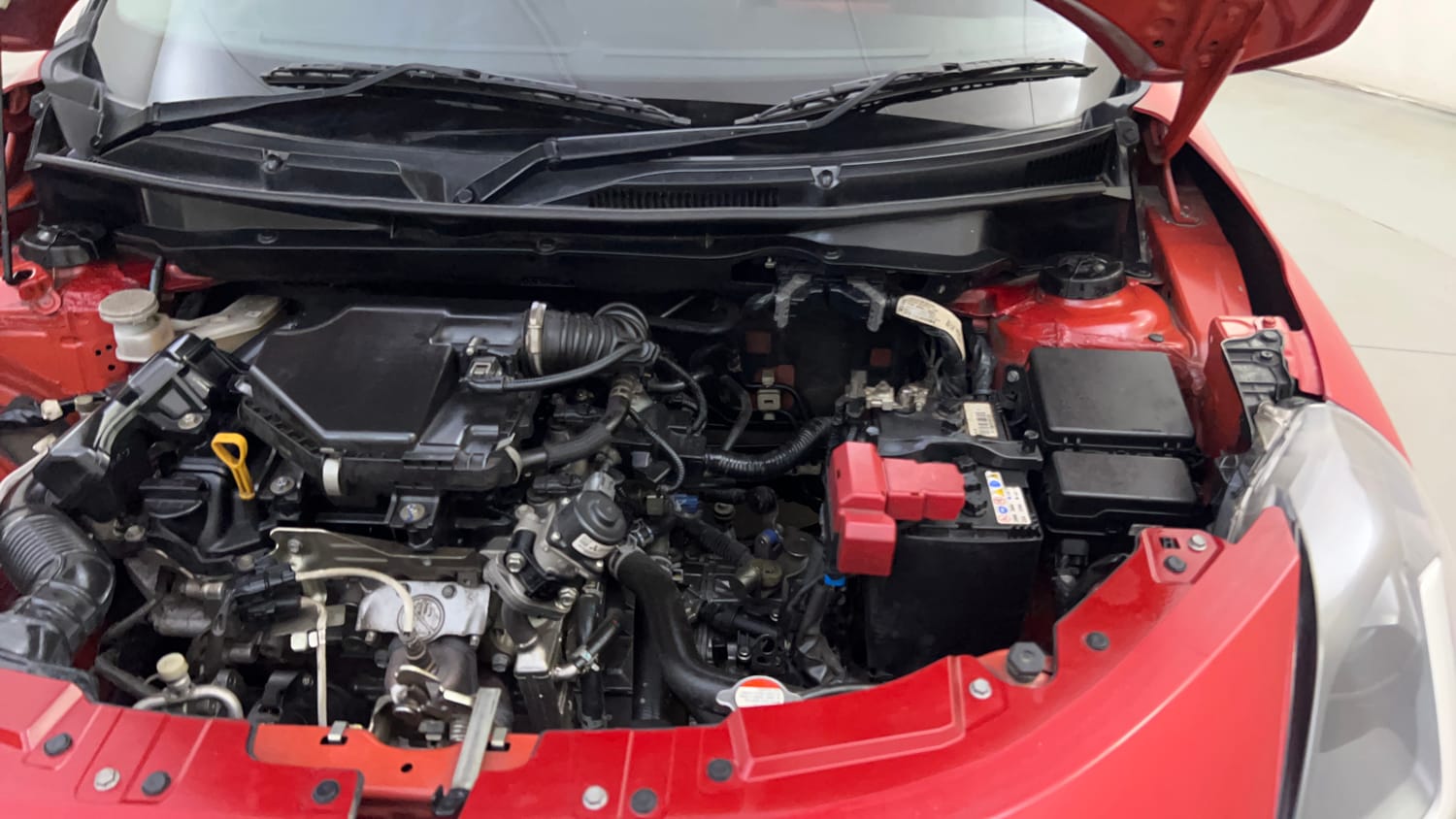 Used 2024 Maruti Suzuki Swift VXi Petrol Manual engine ENGINE LEFT SIDE HINGE & APRON VIEW