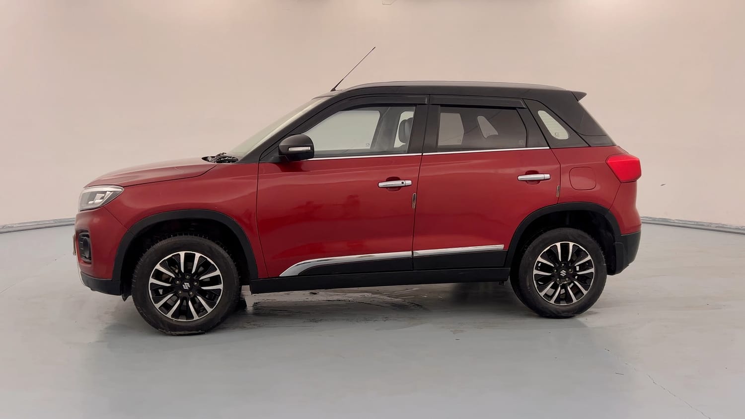 Used 2022 Maruti Suzuki Vitara Brezza [2020-2022] ZXI Plus Dual Tone Petrol Manual exterior LEFT SIDE VIEW