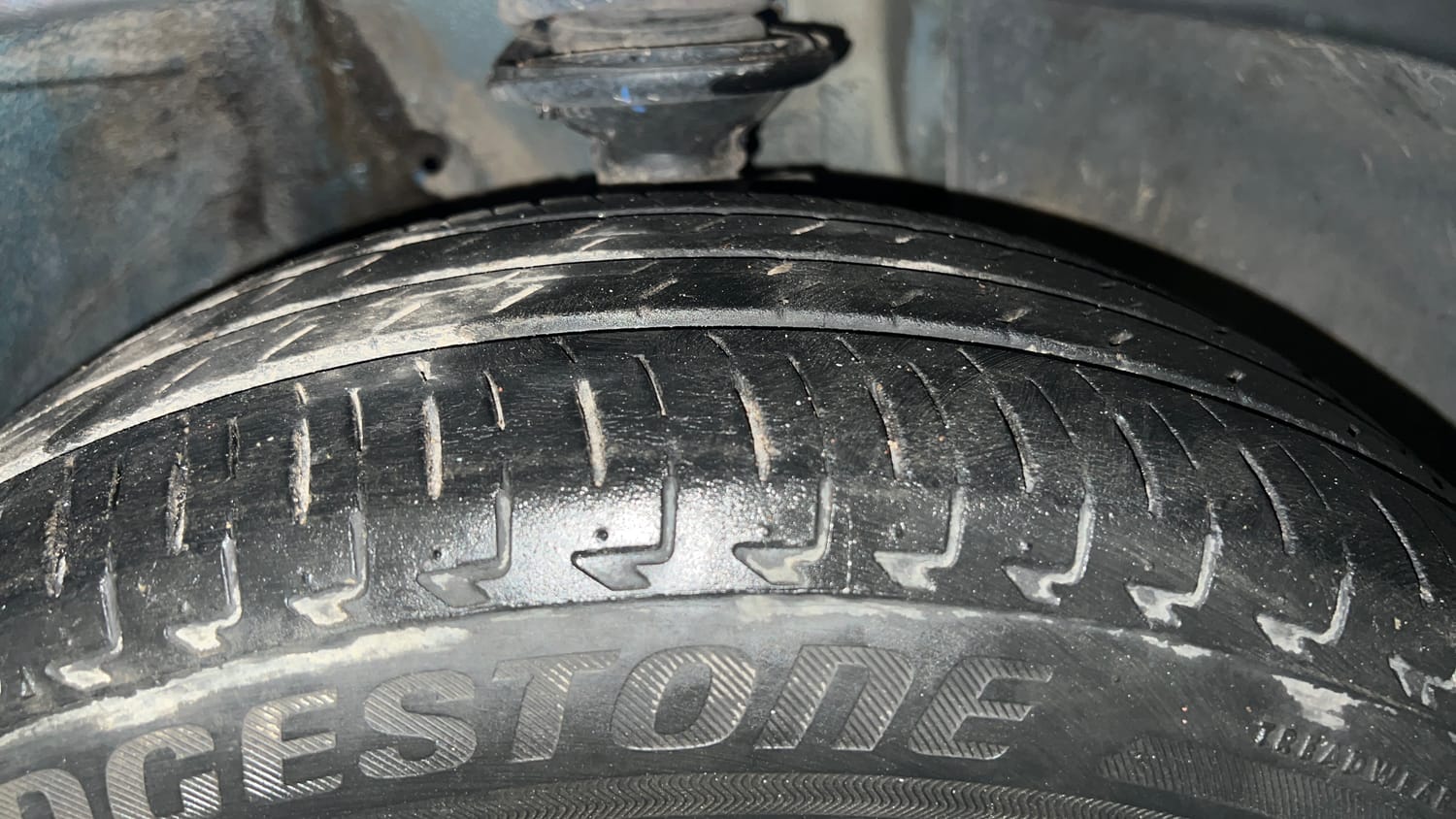 Used 2018 Maruti Suzuki Ignis [2017-2020] Zeta AMT Petrol Dual Tone Petrol Automatic tyres RIGHT FRONT TYRE TREAD VIEW