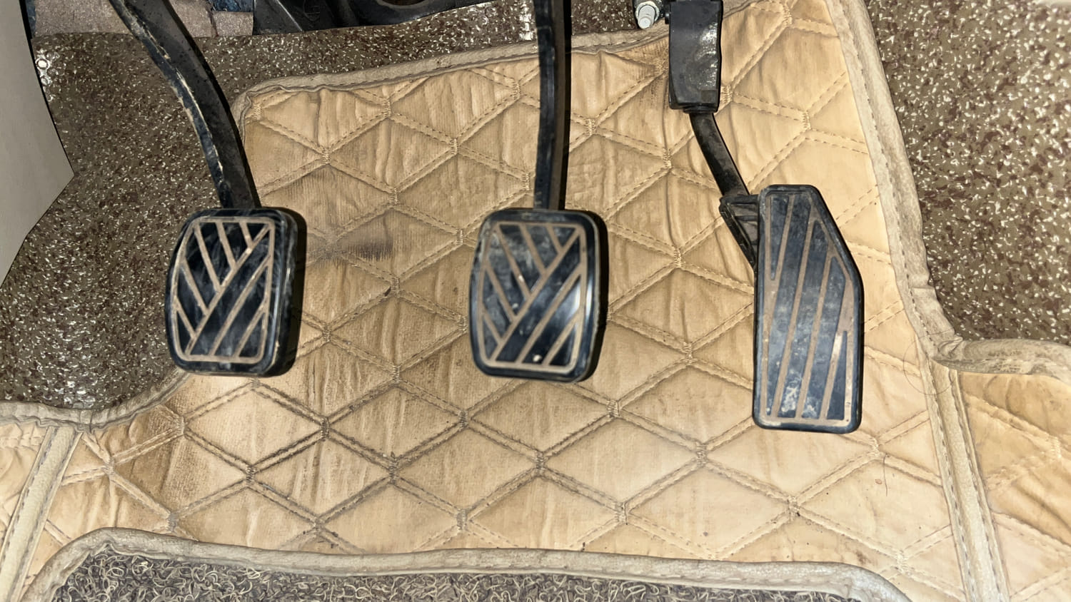 Used 2020 Maruti Suzuki Dzire VXi Petrol Manual interior PEDALS VIEW