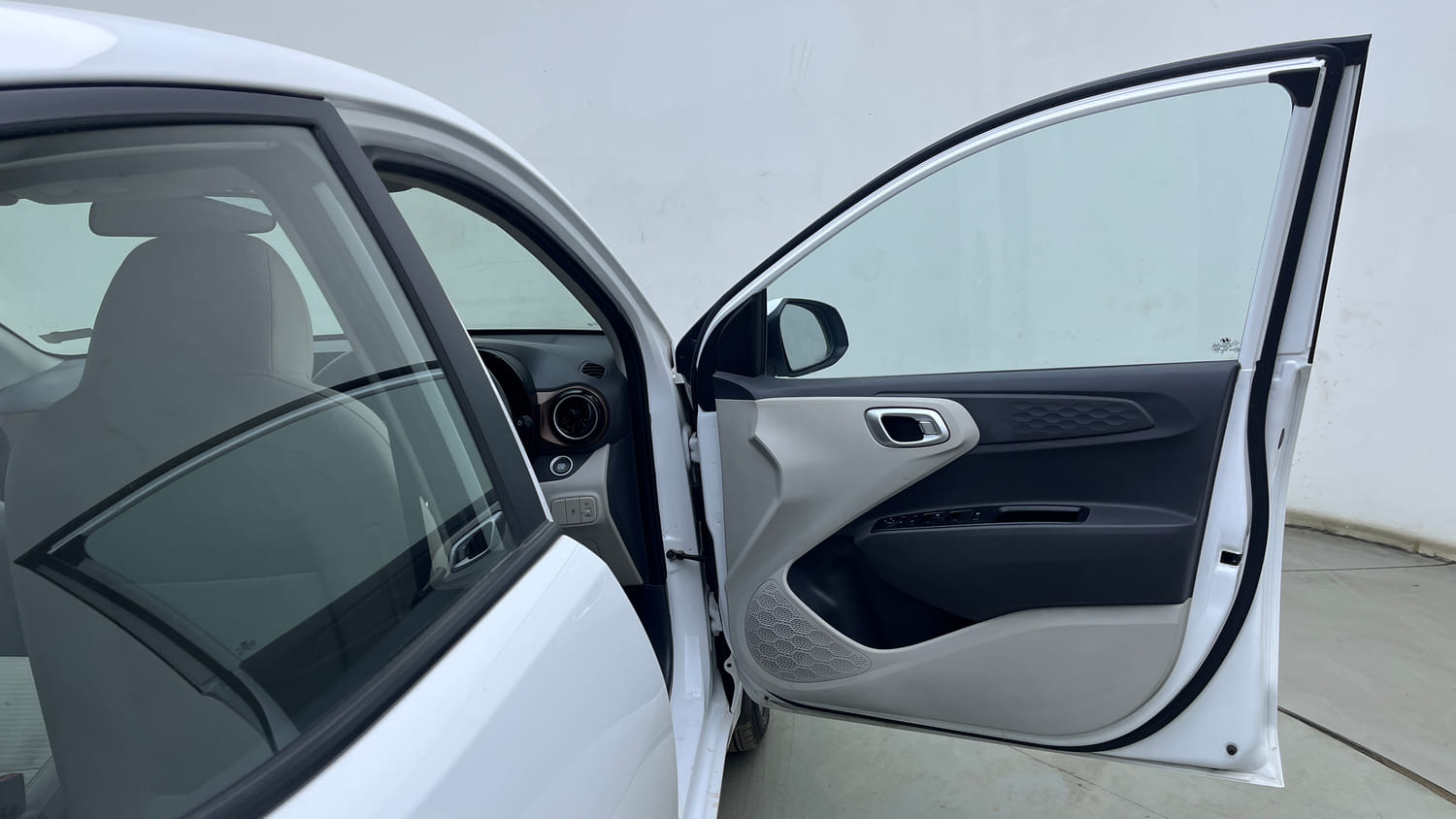 Used 2024 Hyundai Aura SX 1.2 (O) Petrol Petrol Manual interior RIGHT FRONT DOOR OPEN VIEW