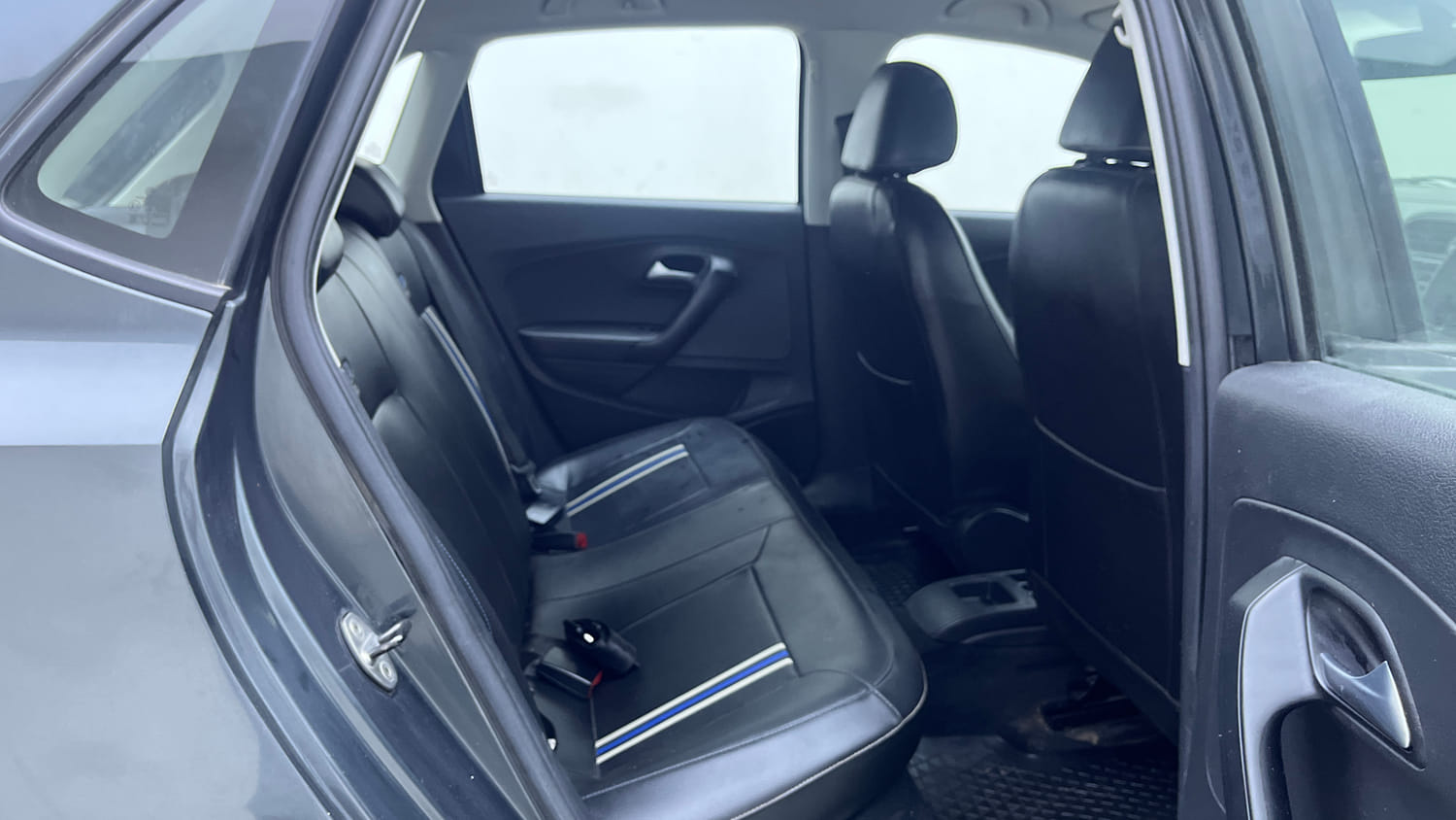Used 2020 Volkswagen Polo Comfortline 1.0L (P) Petrol Manual interior RIGHT SIDE REAR DOOR CABIN VIEW