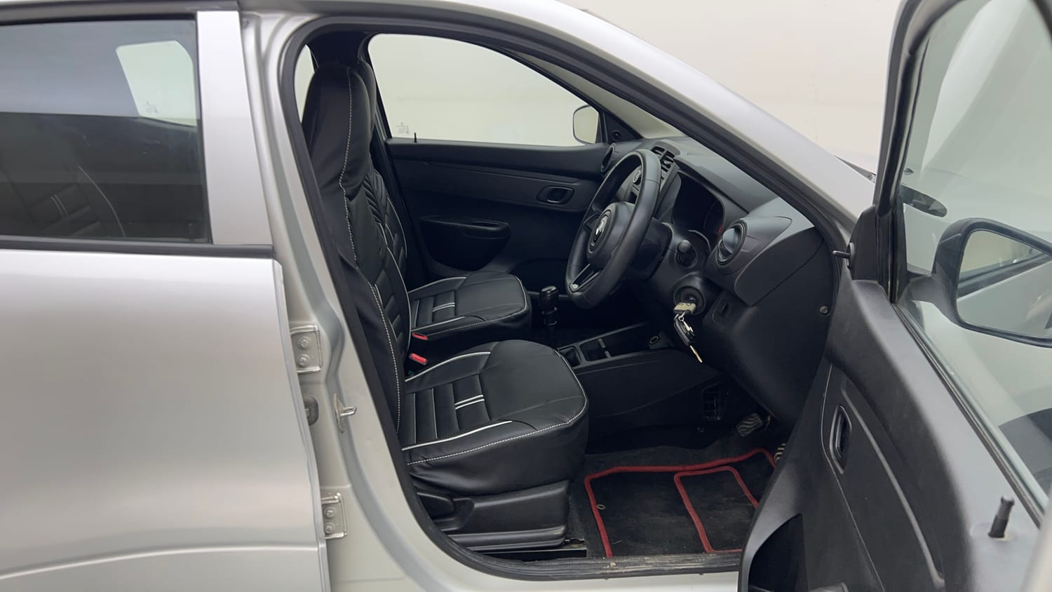 Used 2021 Renault Kwid RXL 1.0 MT Petrol Manual interior RIGHT SIDE FRONT DOOR CABIN VIEW