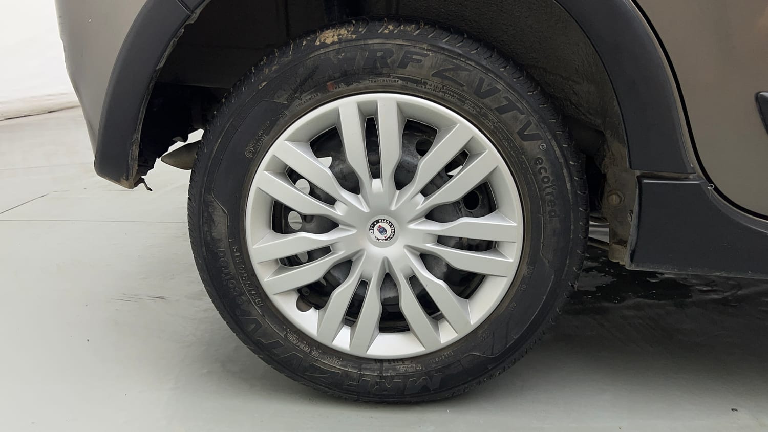 Used 2024 Maruti Suzuki Wagon R VXI 1.0 Petrol Manual tyres RIGHT REAR TYRE RIM VIEW
