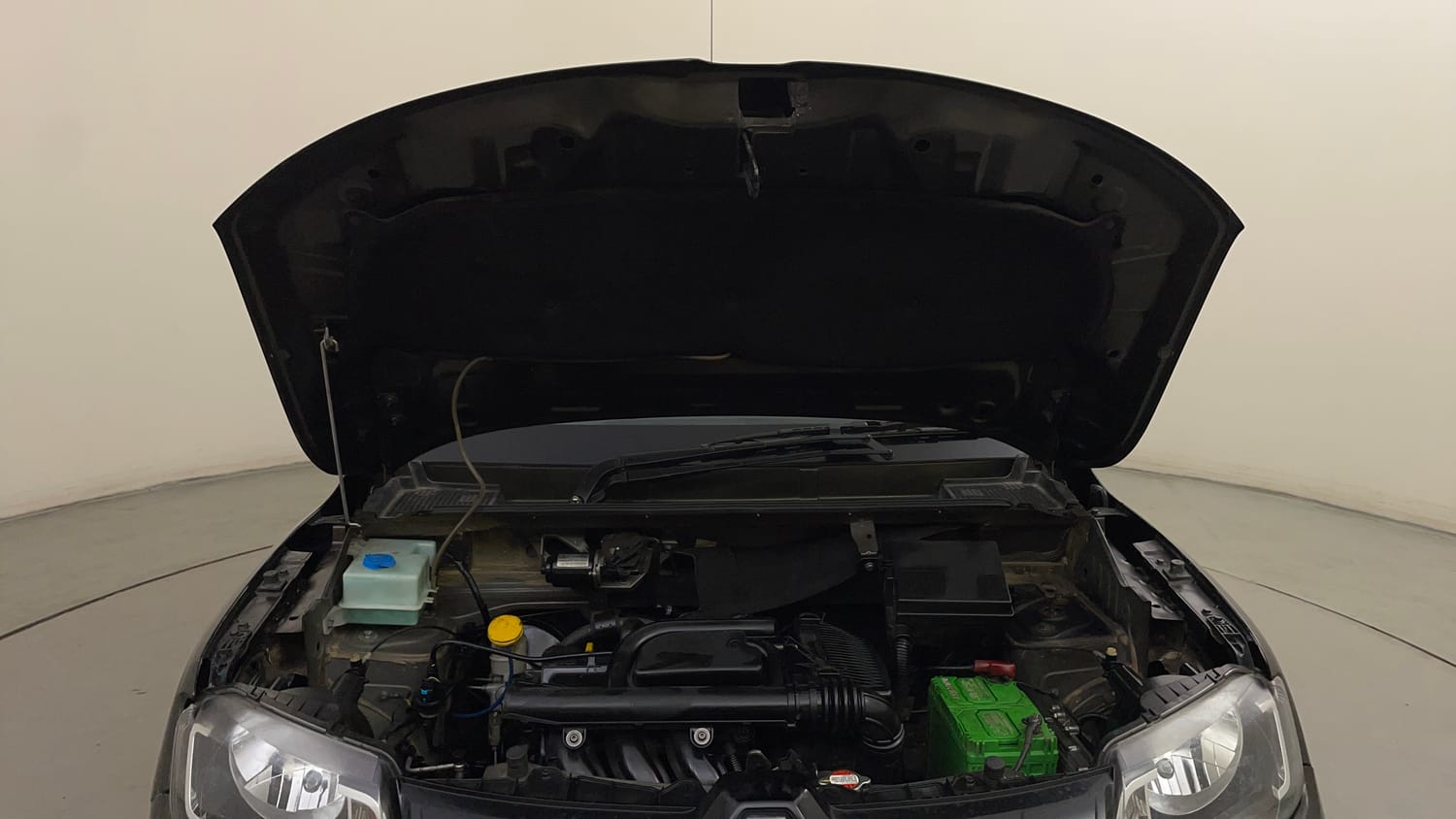 Used 2018 Renault Kwid 1.0 RXT AMT Petrol Automatic engine ENGINE & BONNET OPEN FRONT VIEW