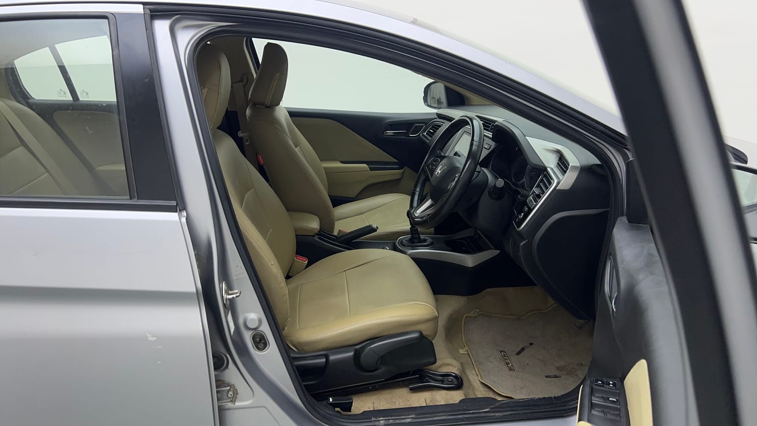 Used 2019 Honda City V Petrol Petrol Manual interior RIGHT SIDE FRONT DOOR CABIN VIEW