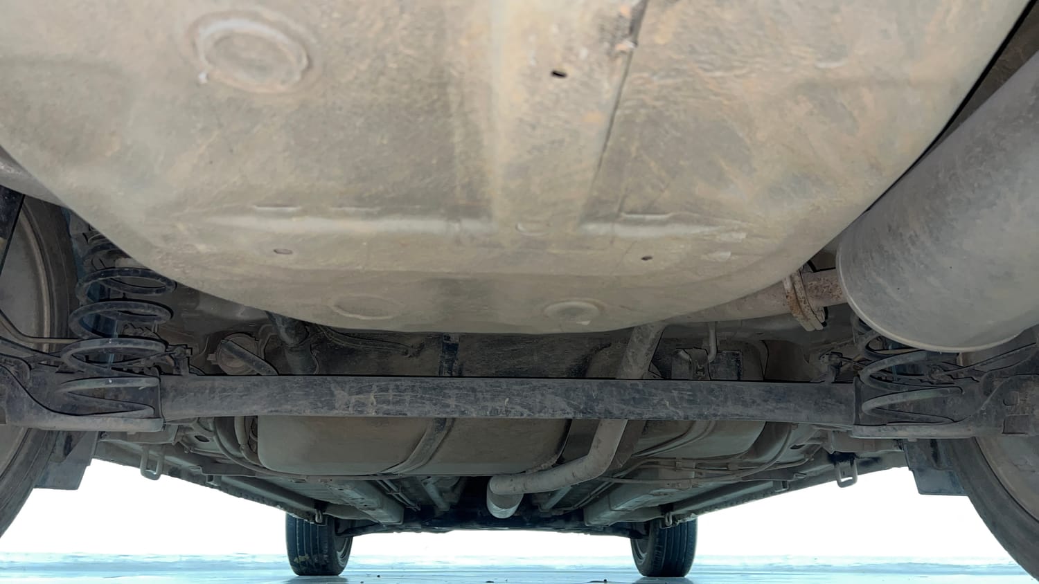 Used 2015 Maruti Suzuki Ciaz ZXI+ Petrol Manual extra REAR UNDERBODY VIEW (TAKEN FROM REAR)