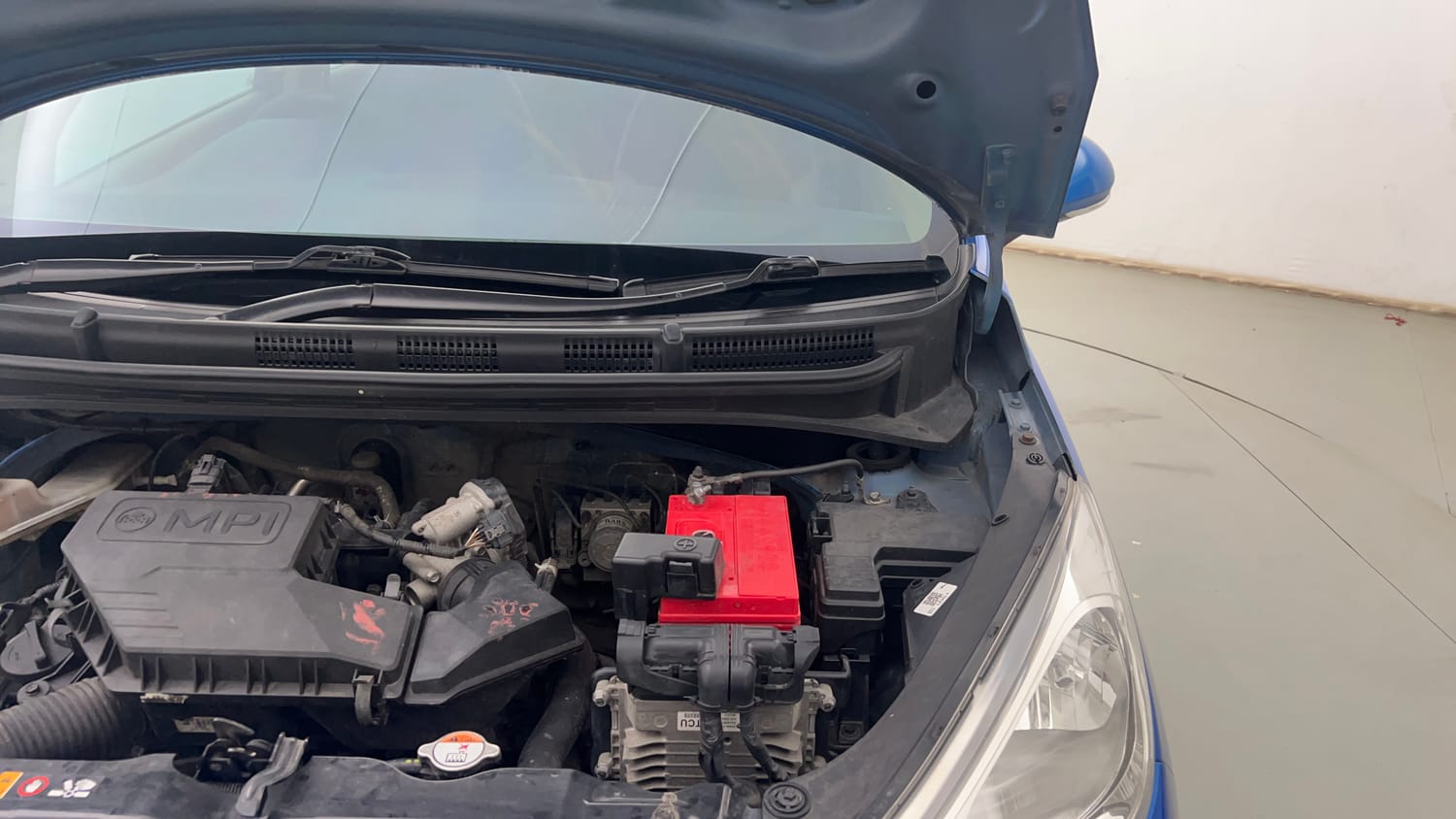 Used 2019 Hyundai Santro Sportz AMT Petrol Automatic engine ENGINE LEFT SIDE HINGE & APRON VIEW
