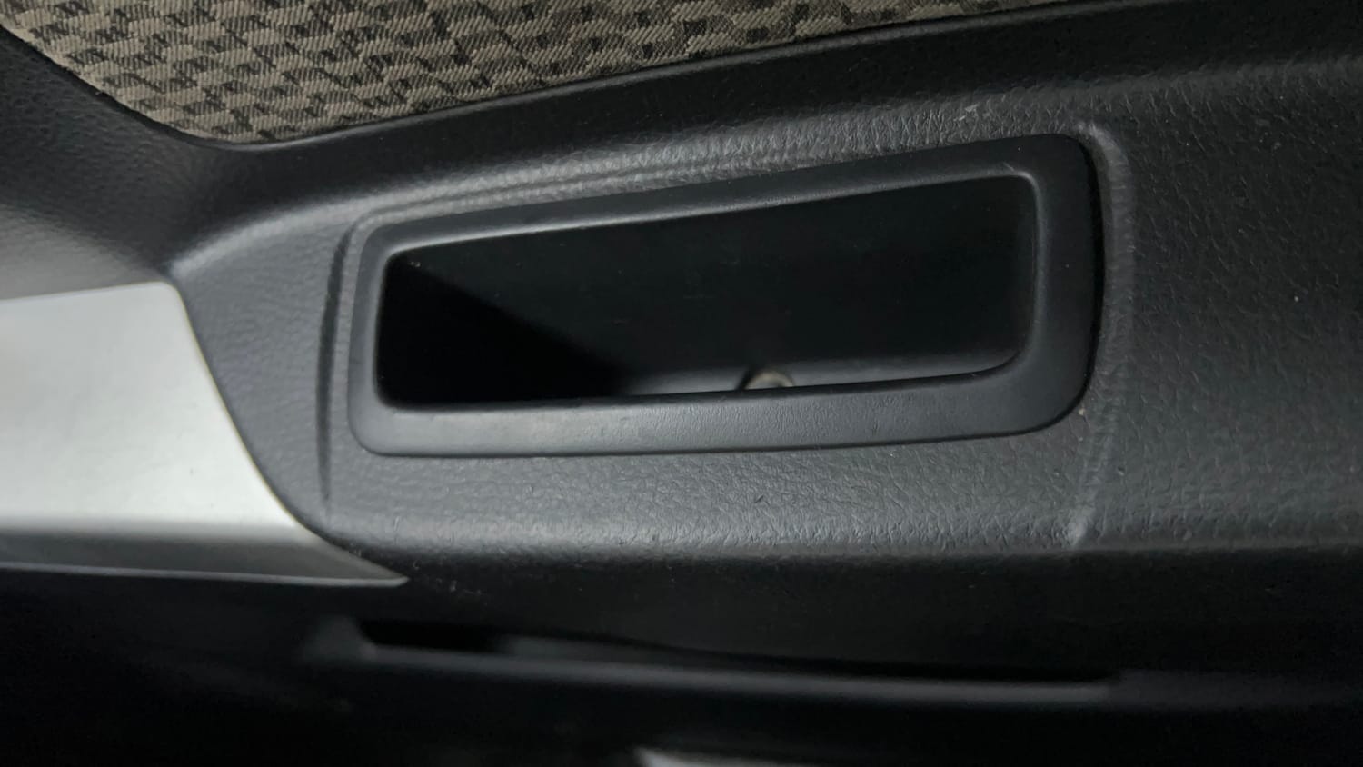 Used 2015 Maruti Suzuki Wagon R LXI Petrol Manual top_features Door pockets