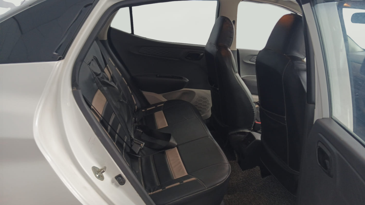 Used 2022 Hyundai Aura S 1.2 CNG Cng Manual interior RIGHT SIDE REAR DOOR CABIN VIEW