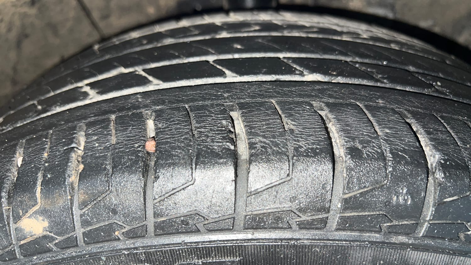 Used 2022 Hyundai Creta SX 1.5 Petrol Petrol Manual tyres RIGHT FRONT TYRE TREAD VIEW