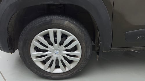 Used 2020 Renault Kwid RXT 1.0 Opt Petrol Manual tyres LEFT FRONT TYRE RIM VIEW