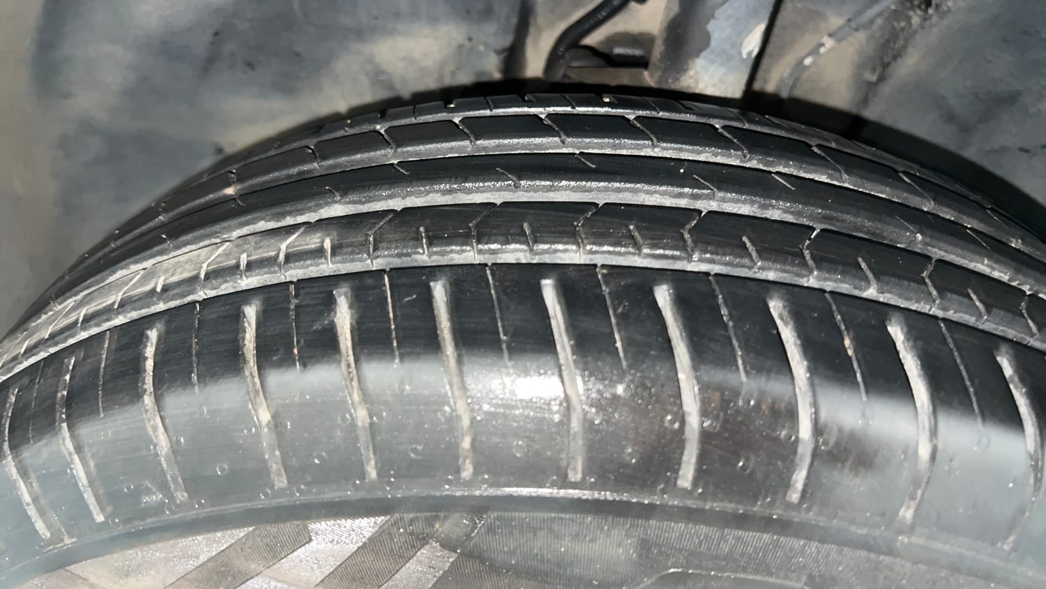 Used 2022 Tata Punch Accomplished MT Petrol Manual tyres LEFT FRONT TYRE TREAD VIEW