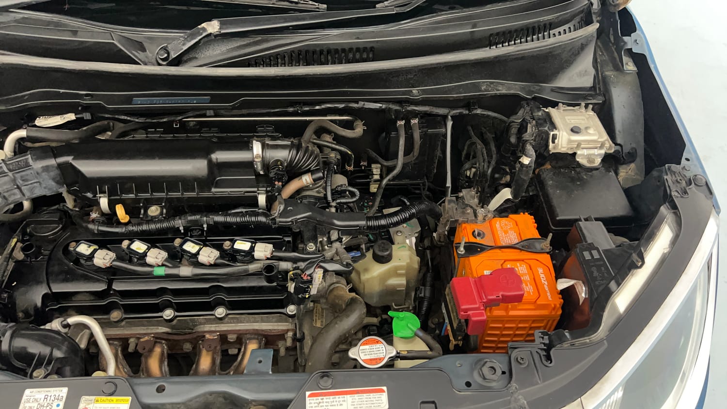 Used 2018 Maruti Suzuki Ignis [2017-2020] Zeta AMT Petrol Dual Tone Petrol Automatic engine ENGINE LEFT SIDE VIEW